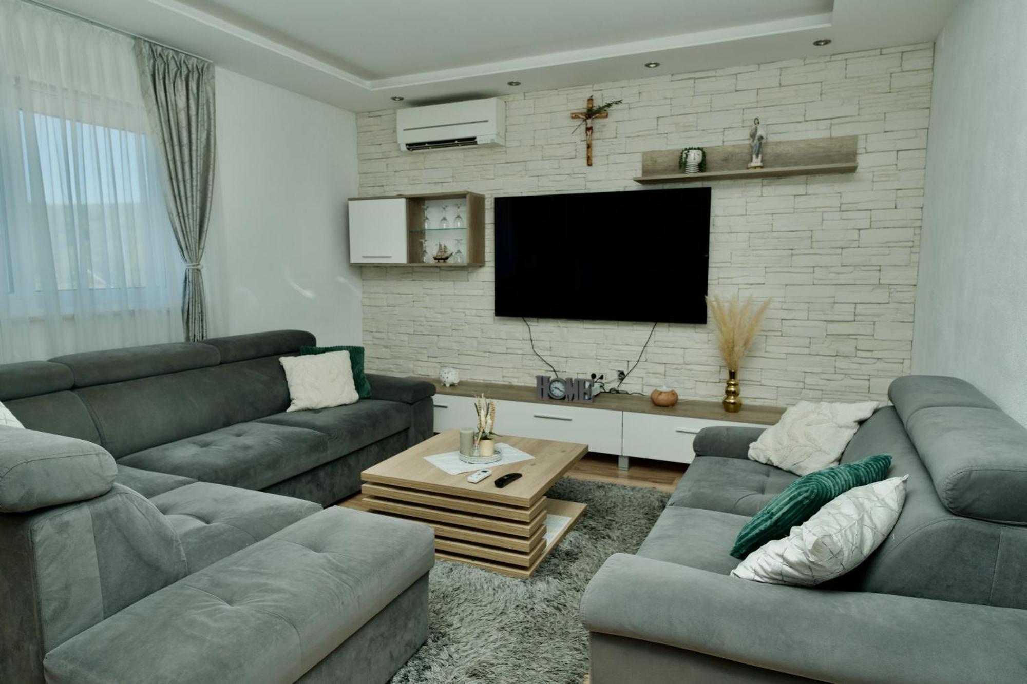 Apartment Lana Bristivica Luaran gambar